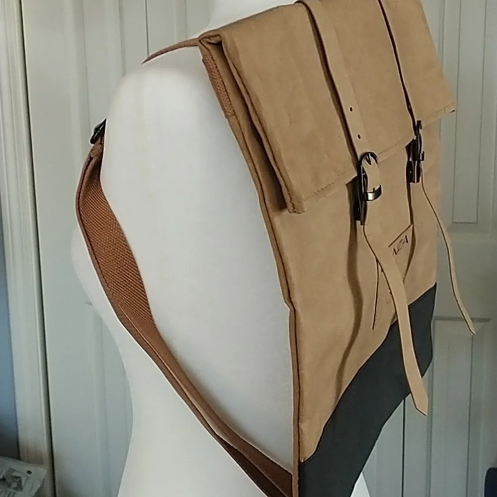 LANZA Washable Paper Messenger Bag